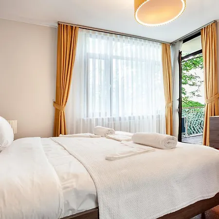 Signature Luxury At Galataport / Emre 09 Apartment