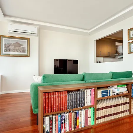 Signature Luxury At Galataport / Emre 09 Apartment Istanbul